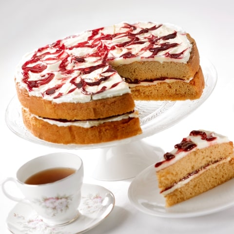 Earl Grey & Blackcurrant Cake