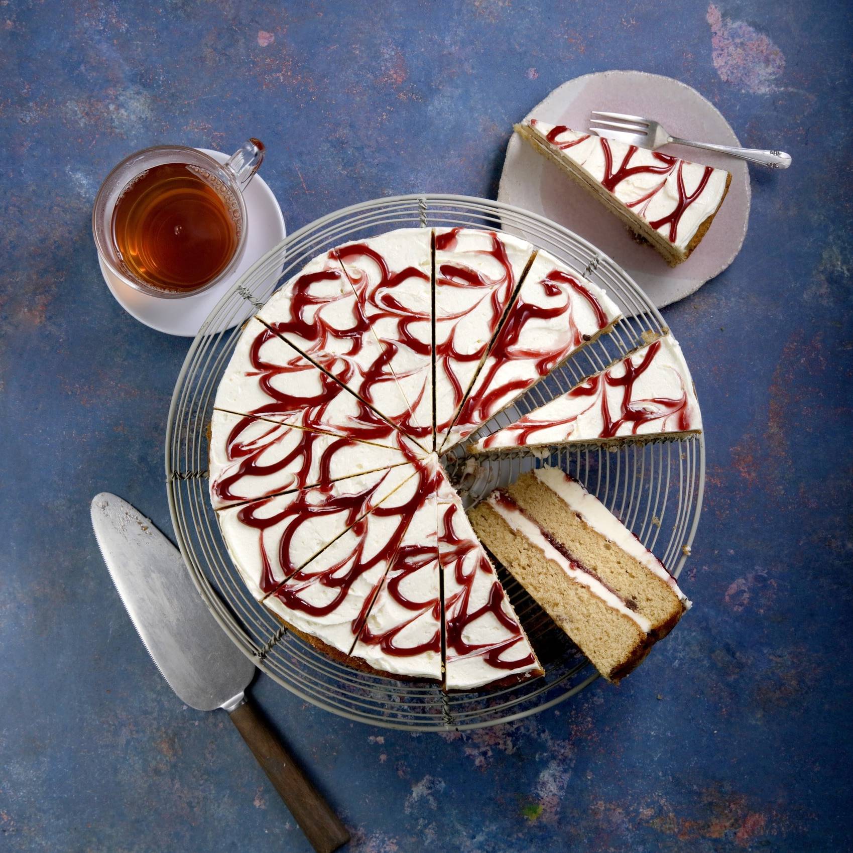 Earl Grey & Blackcurrant Cake